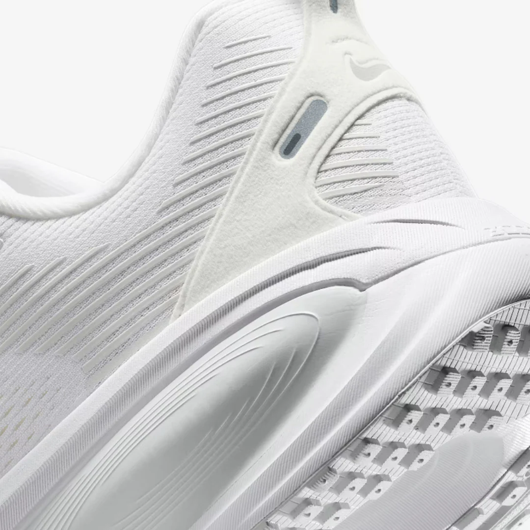 Nike Vomero 18 - Branco