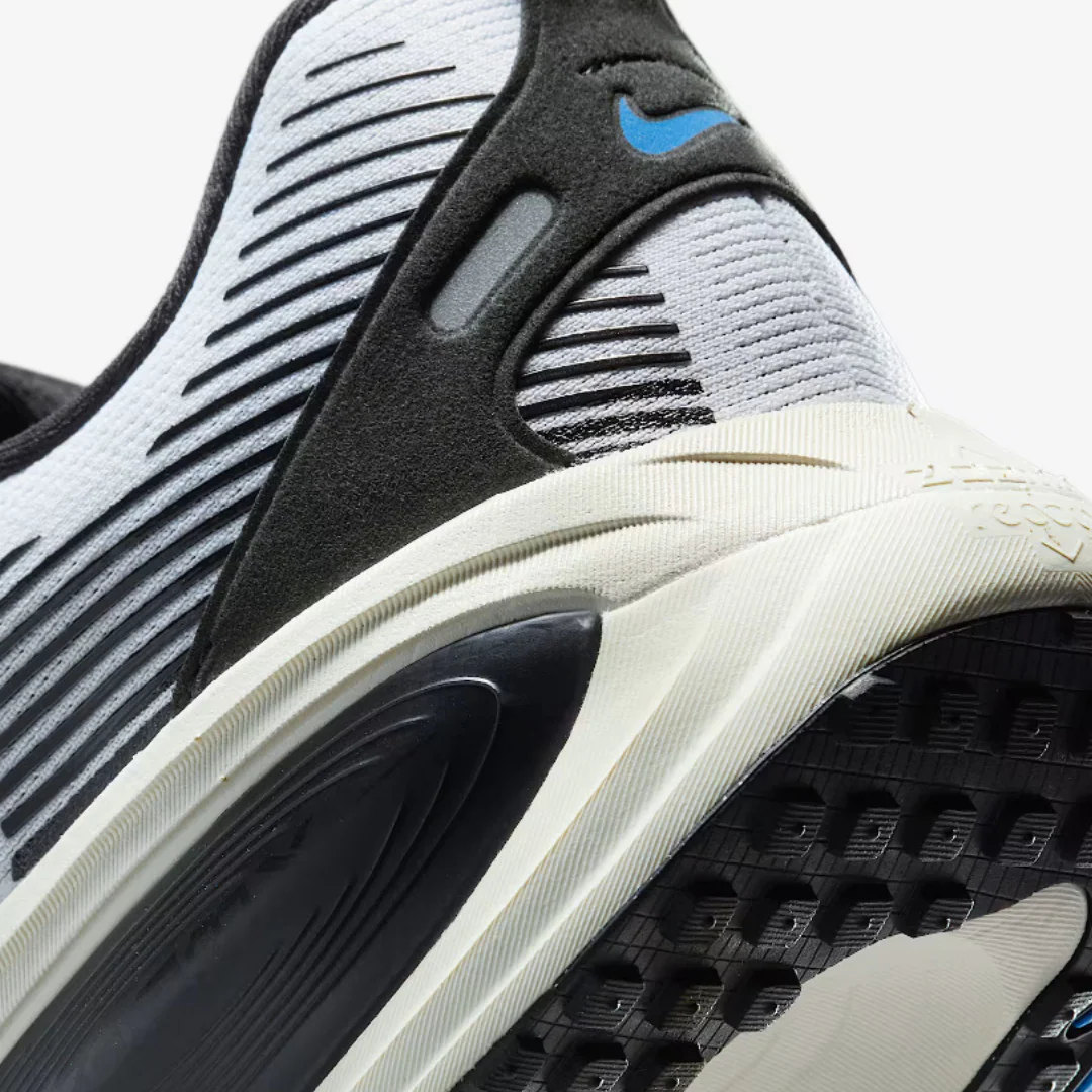 Nike Vomero 18 - Branco\PhotoBlue