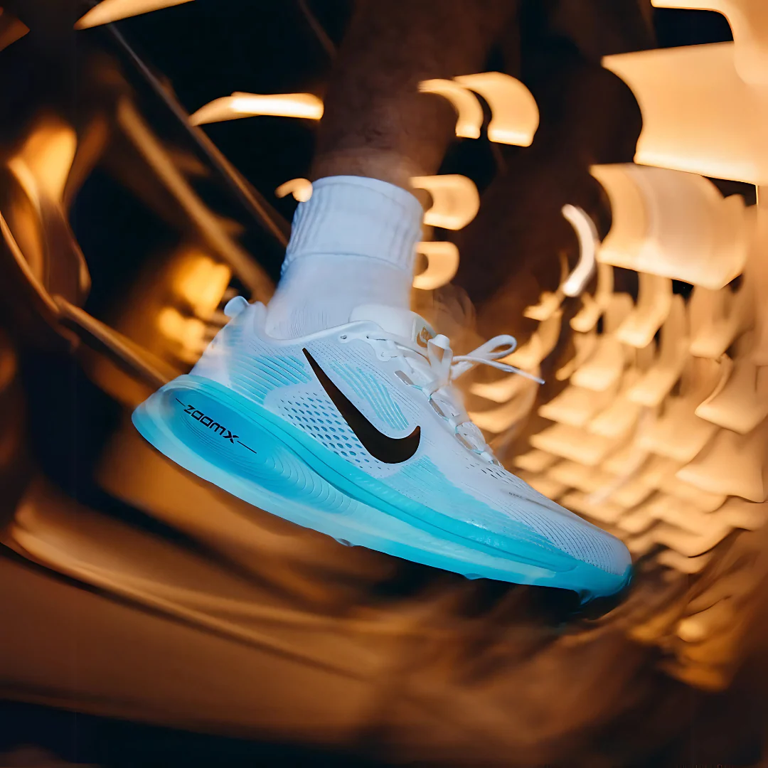 Nike Vomero 18 - Whinte\Dusty Cactus