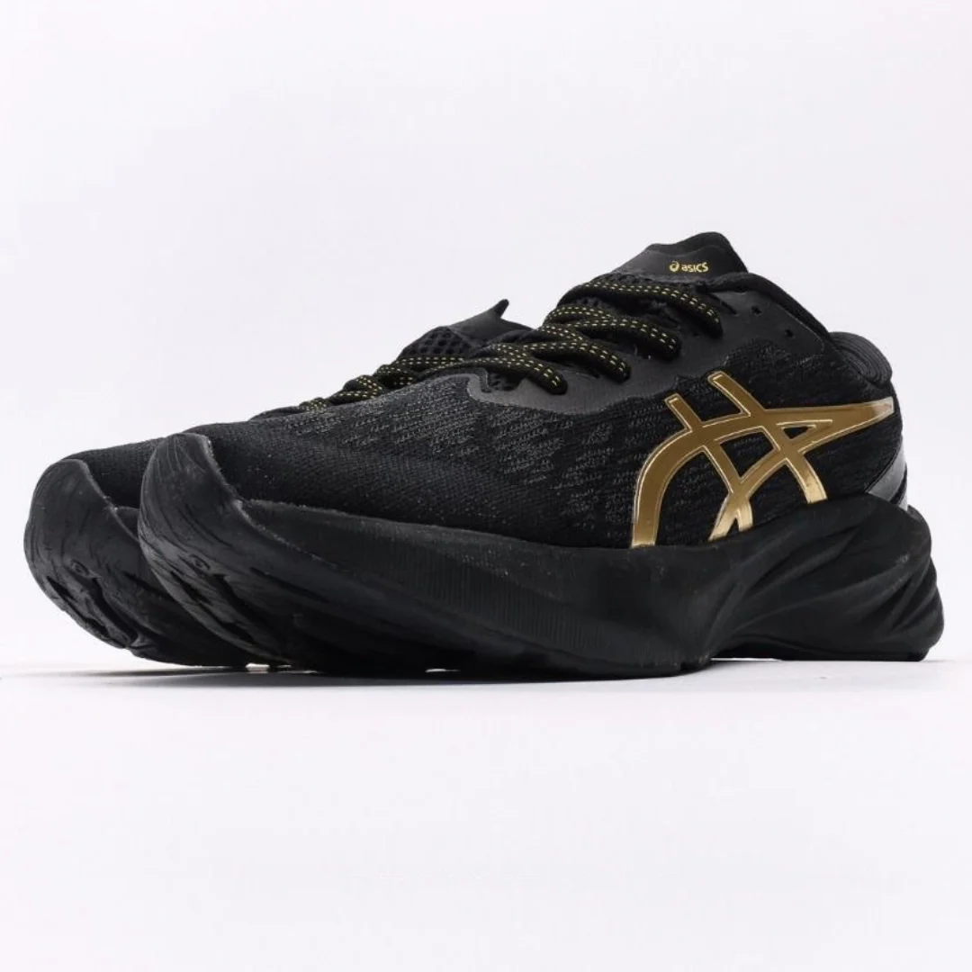 Asics NovaBlast 3 Preto e Dourado
