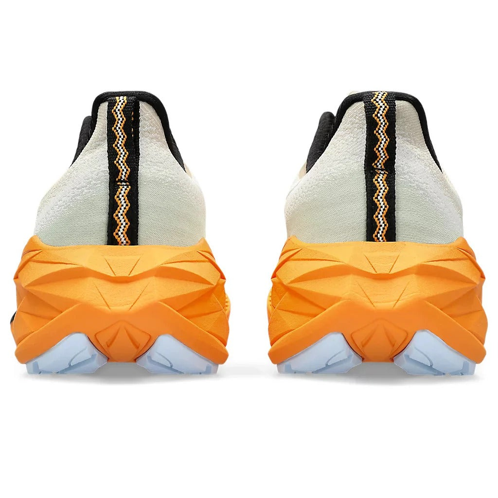 Asics NovaBlast 4 Bege e Laranja