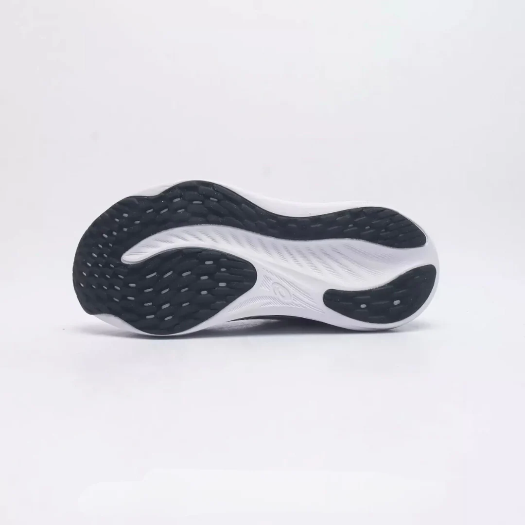 Asics Gel Nimbus 26 - Branco Preto