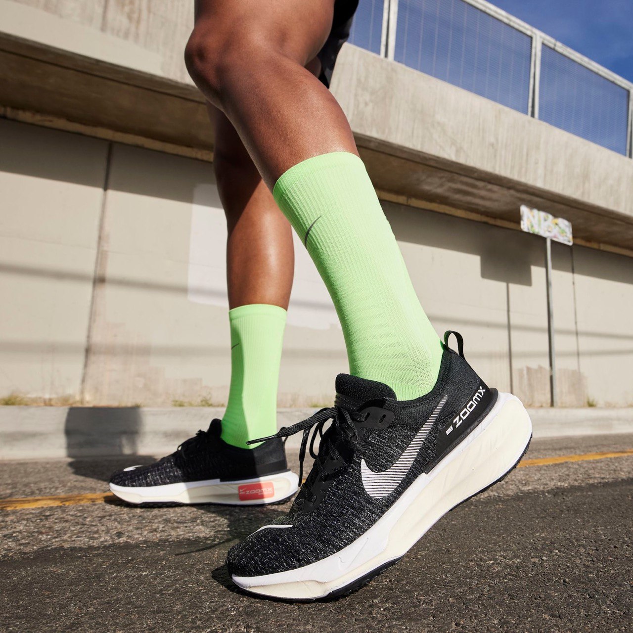 Nike Invincible Run 3 - Black White