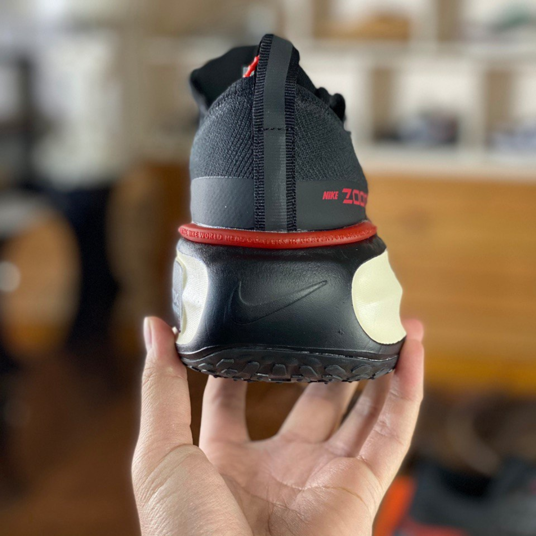 Nike Invincible Run 3 - Preto Vermelho