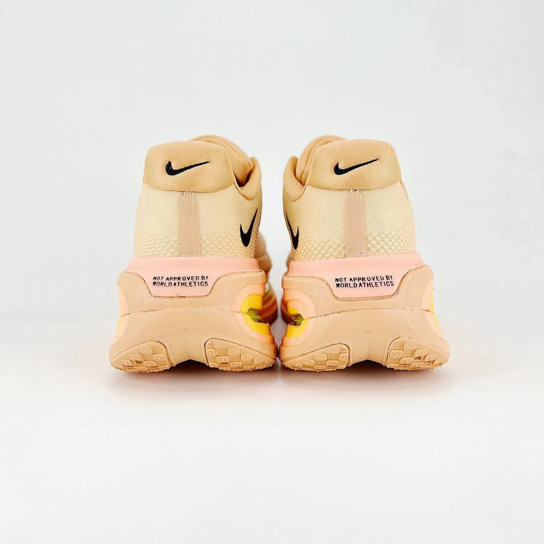 Nike Vomero Premium - Laranja Preto