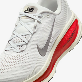 Nike Vomero 18 - Branco\Vermelho