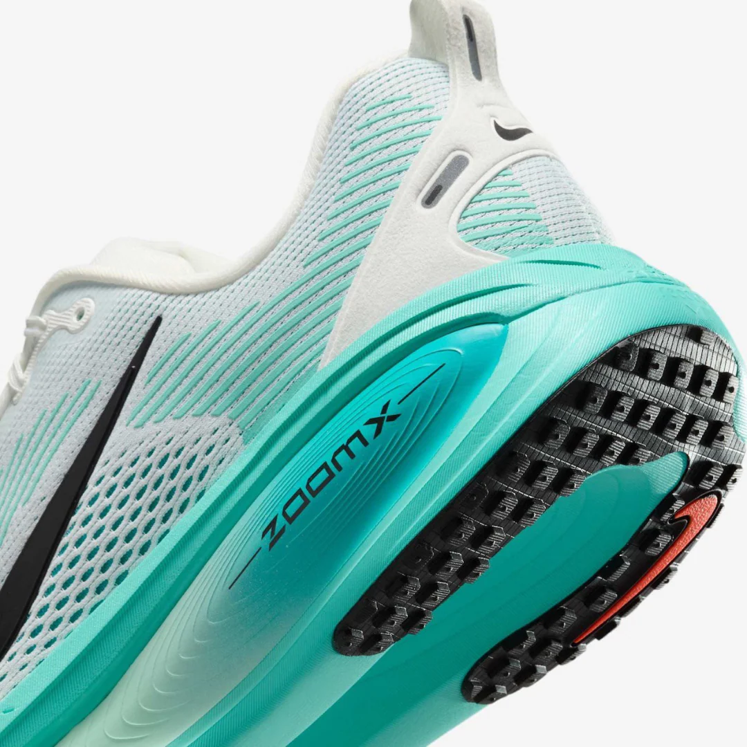 Nike Vomero 18 - Whinte\Dusty Cactus