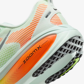 Nike Vomero 18 - Verde\Laranja