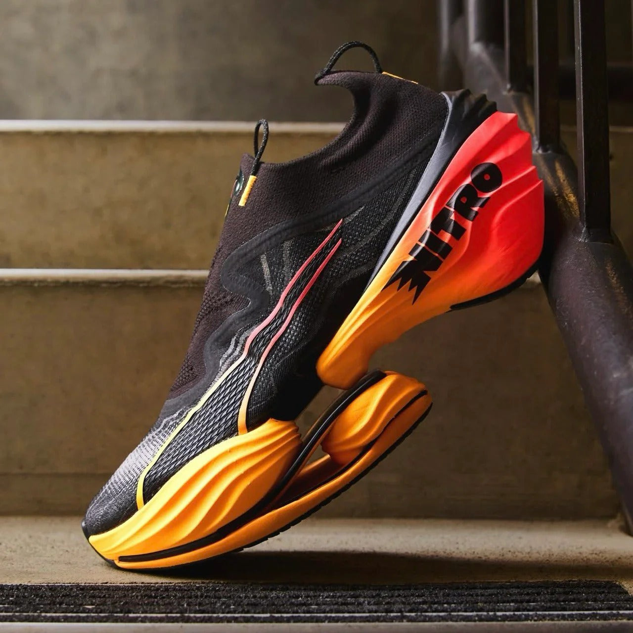 Puma Fast-RB Nitro Elite - Preto com Laranja e Rosa