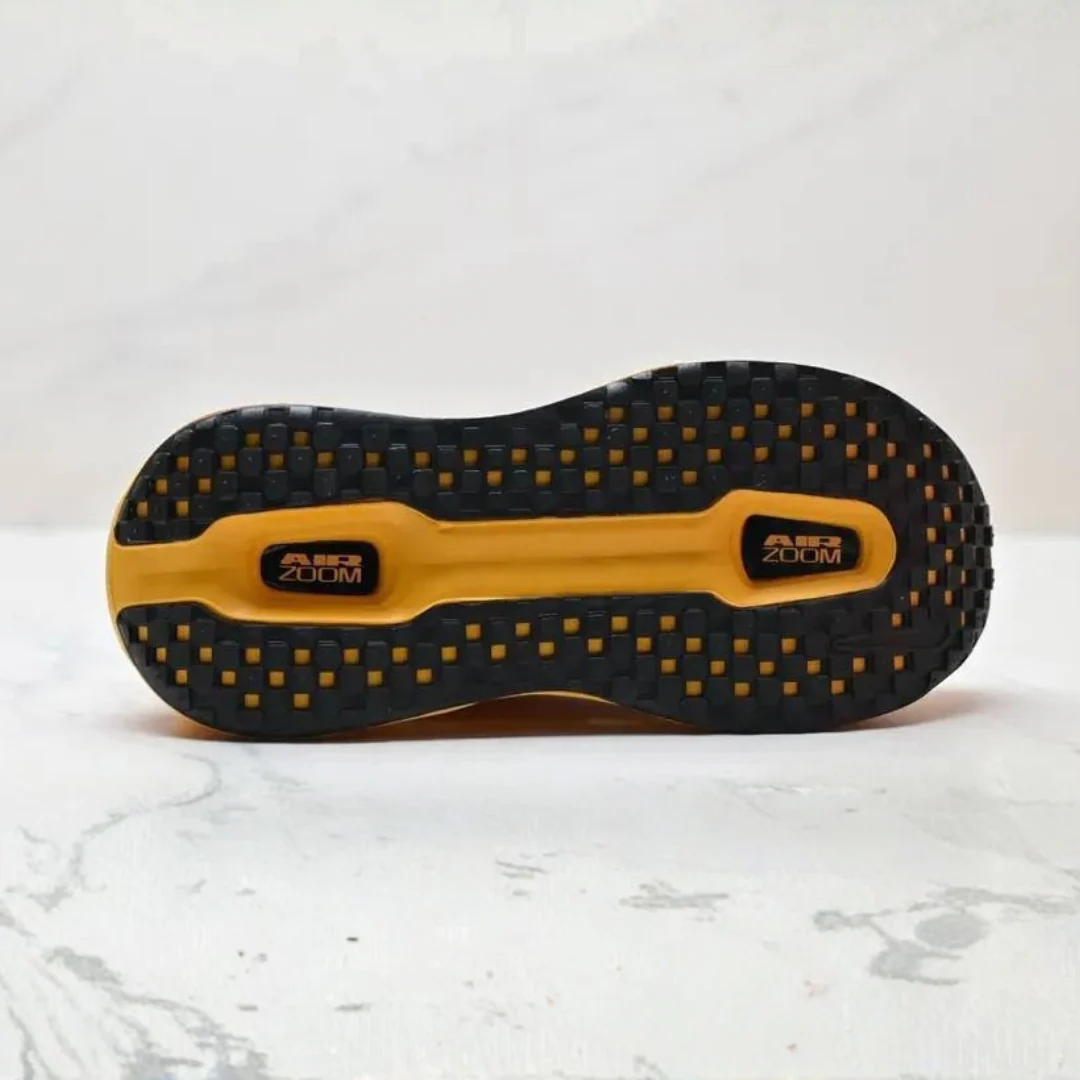 Nike Vomero Premium - Amarelo