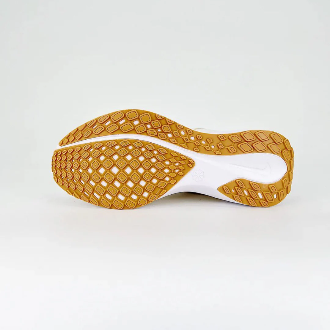 Nike Air Zoom Pegasus 41 - Bege\Dourado