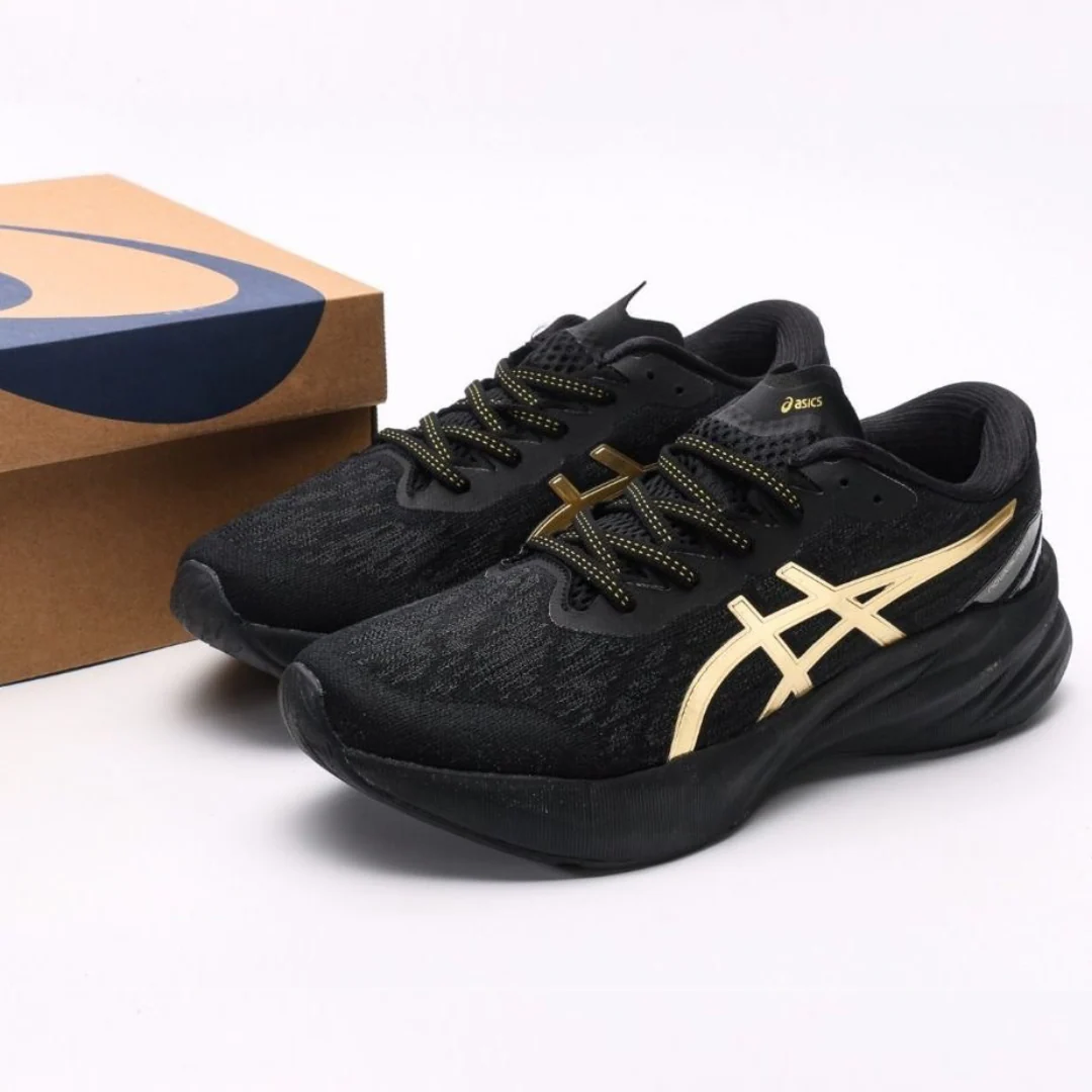 Asics NovaBlast 3 Preto e Dourado