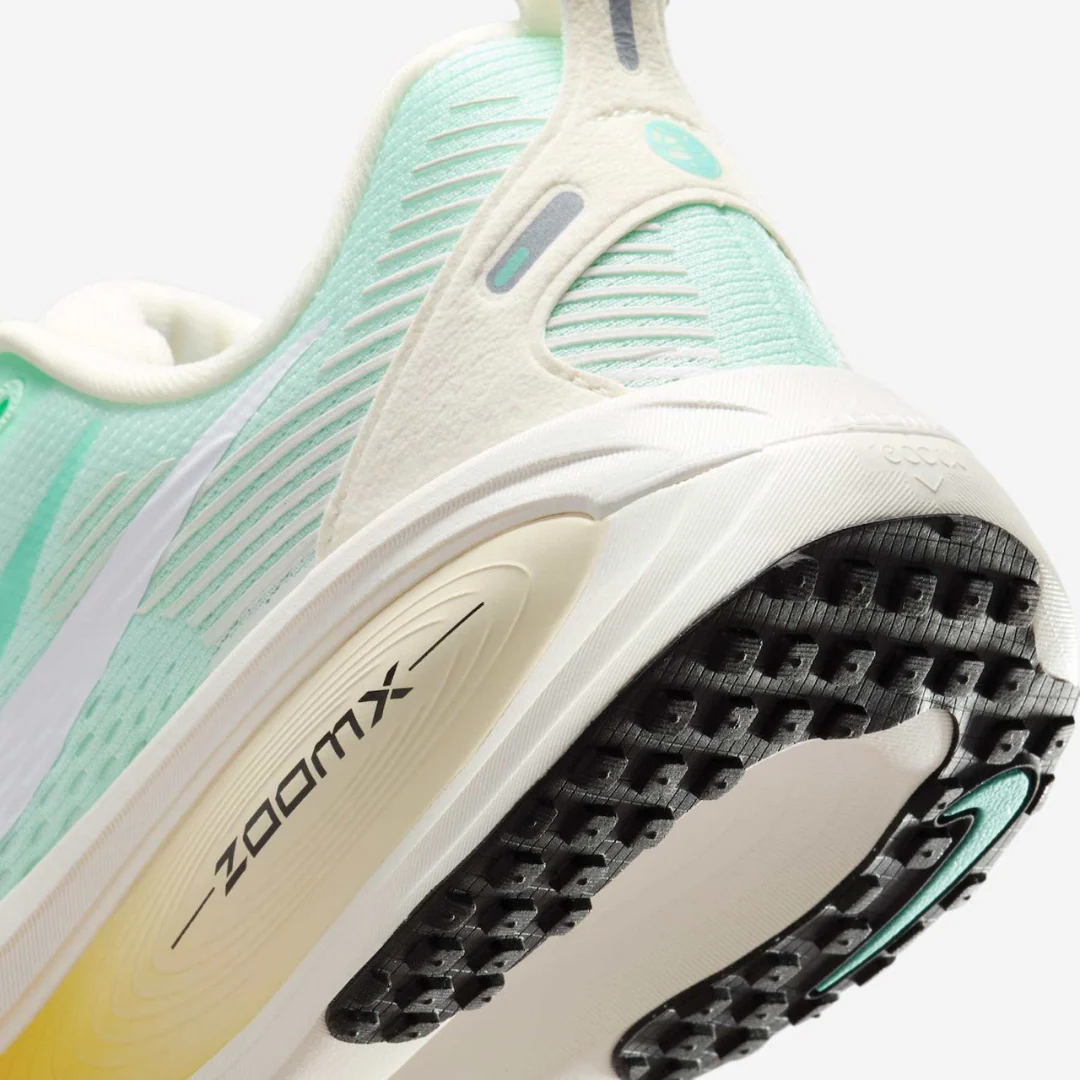 Nike Vomero 18 - Flash Aqua\Bege