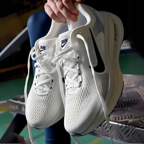 Nike Vomero 18 - Branco\Bege