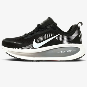 Nike Vomero 18 - Preto\Branco\Cinza