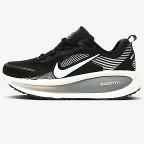 Nike Vomero 18 - Preto\Branco\Cinza