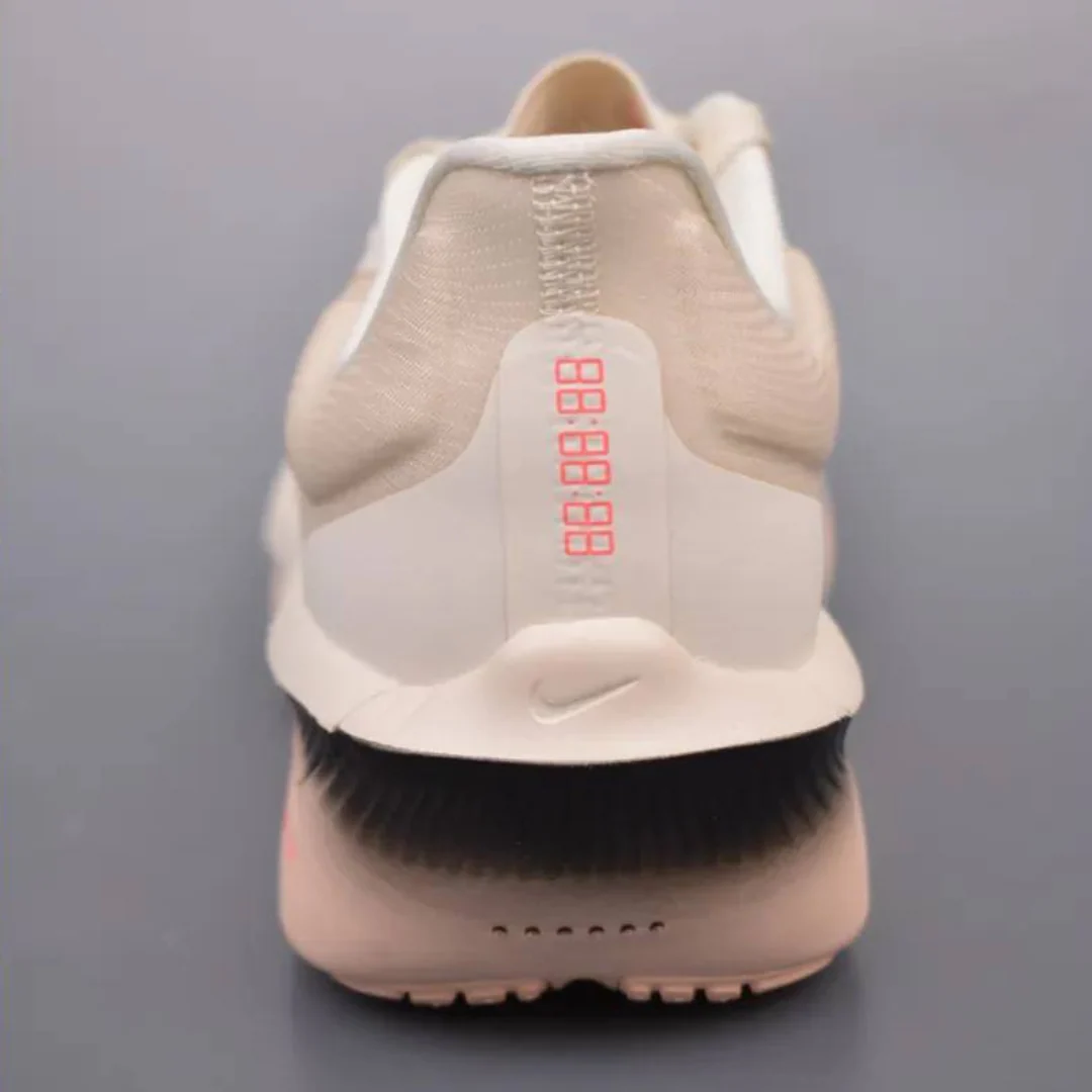 Nike Zoom Fly 6 Bege