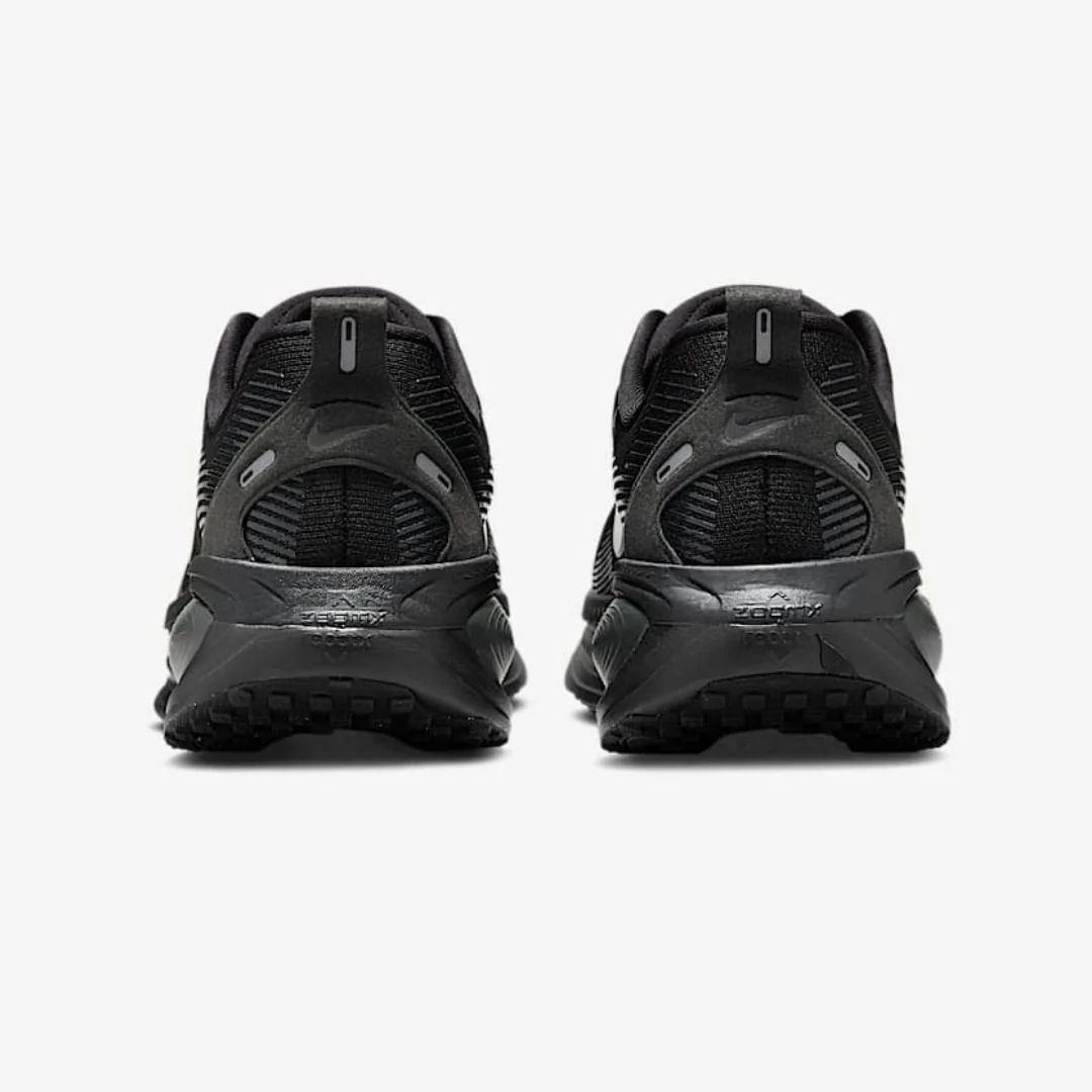 Nike Vomero 18 - Preto