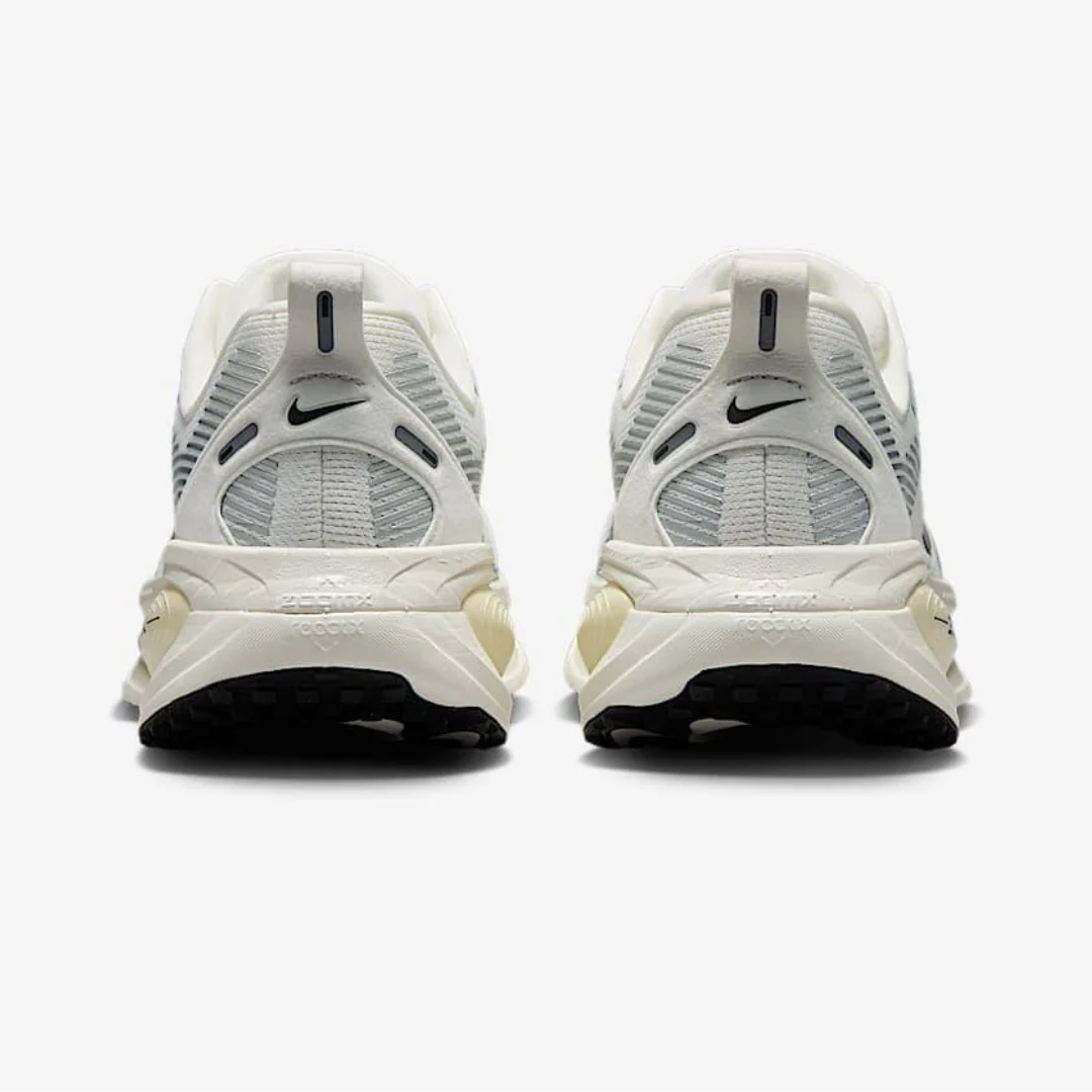 Nike Vomero 18 - Branco\Bege