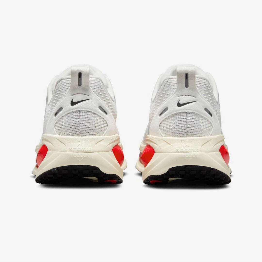 Nike Vomero 18 - Branco\Vermelho