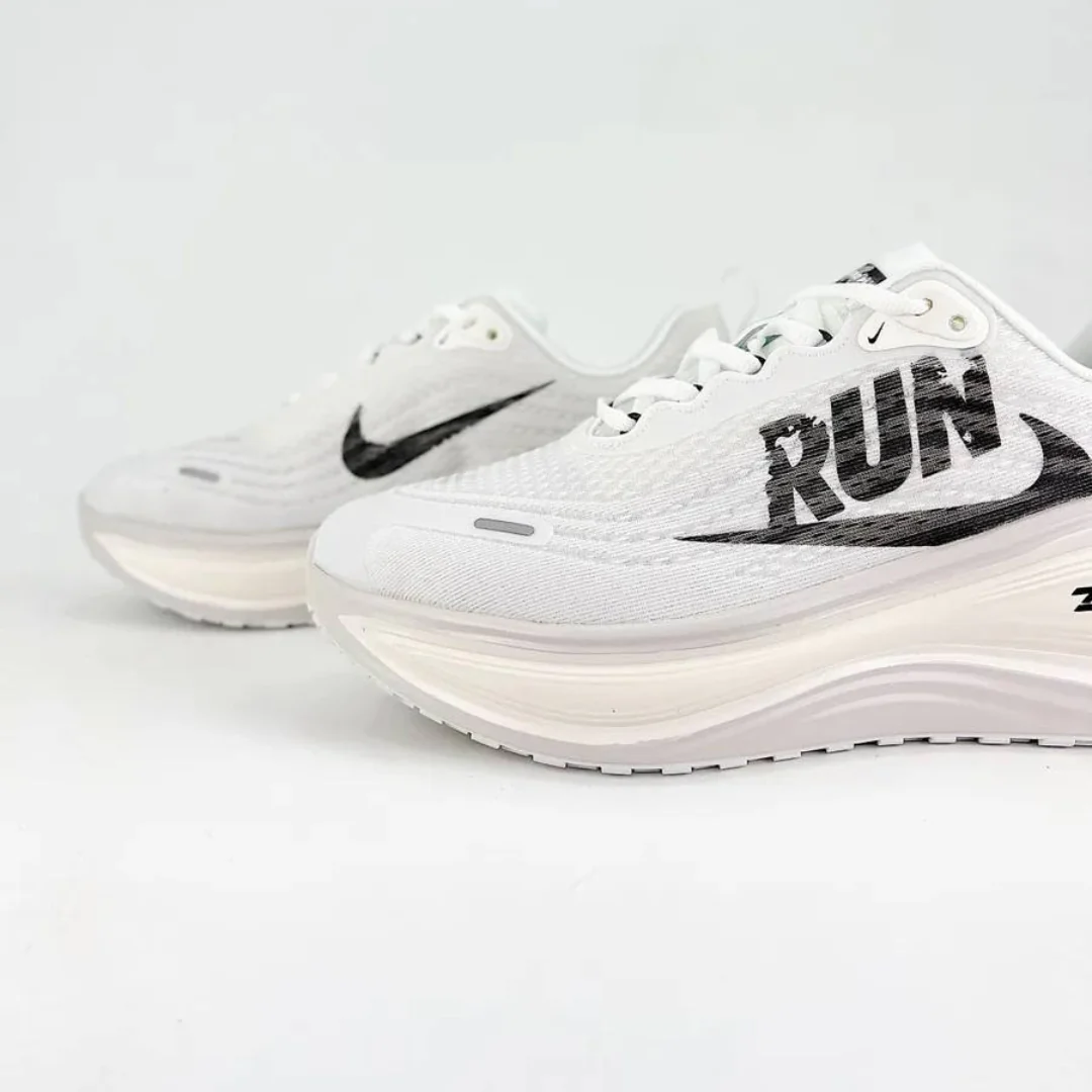 Nike Vomero Plus Branco Preto