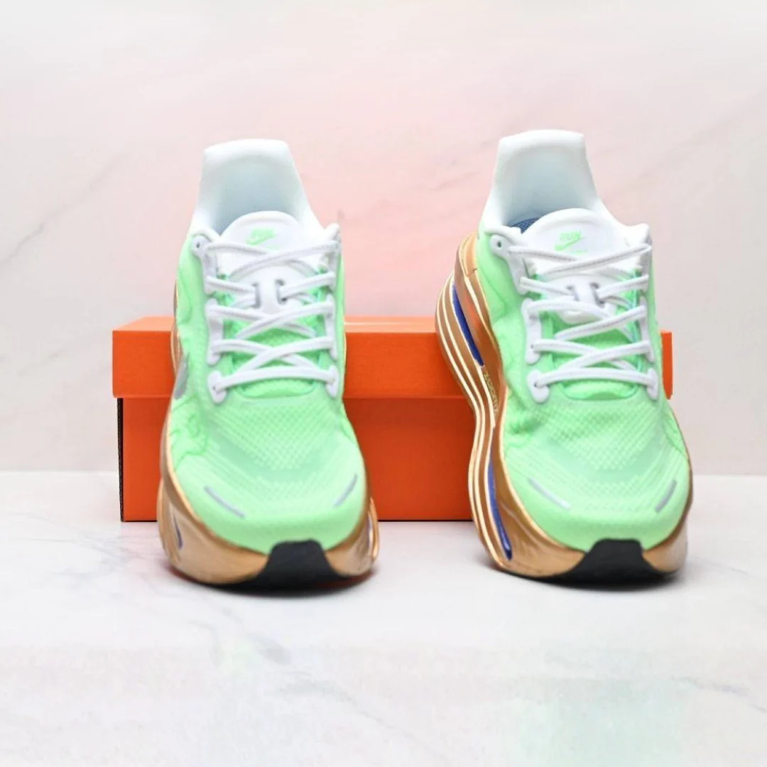 Nike Vomero Premium - Verde Dourado