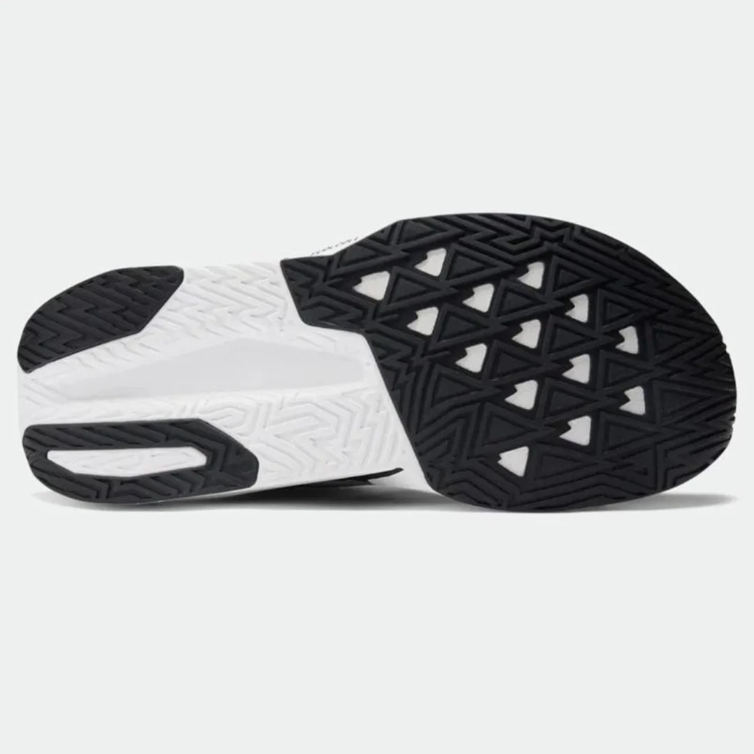 New Balance Fuelcell Rebel V5 - Preto/Branco