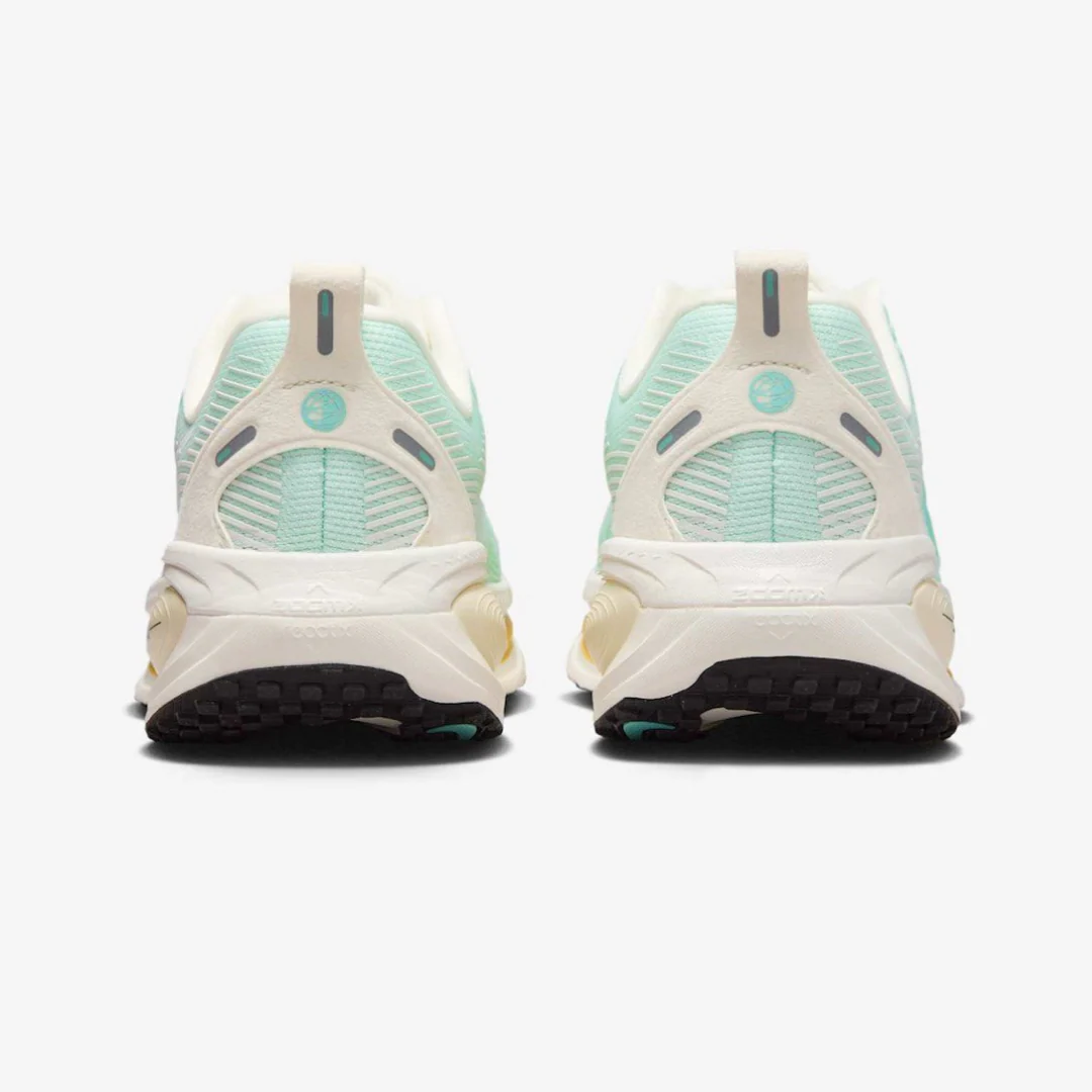 Nike Vomero 18 - Flash Aqua\Bege